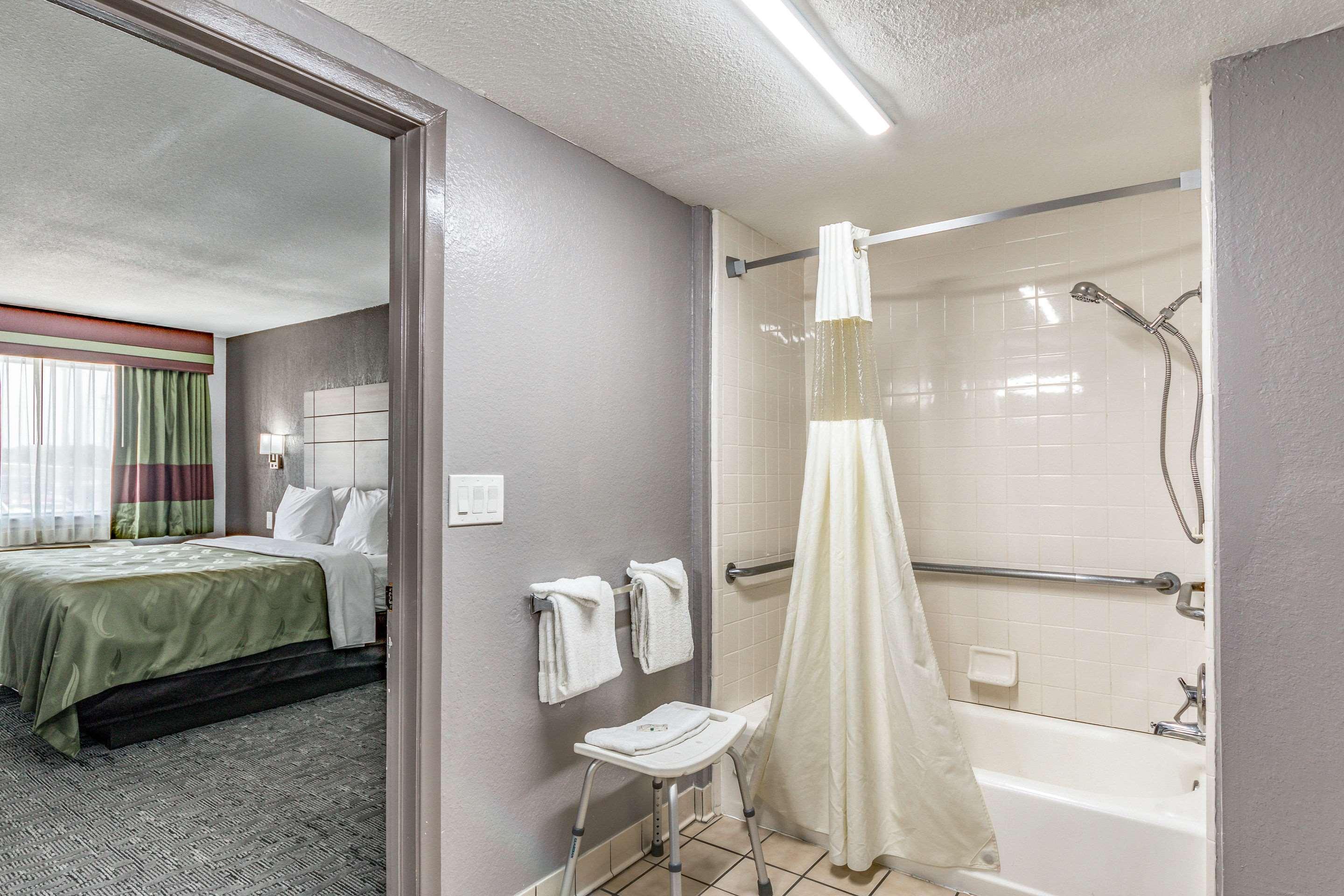 Quality Inn I-10 East Near Frost Bank Center San Antonio Ngoại thất bức ảnh